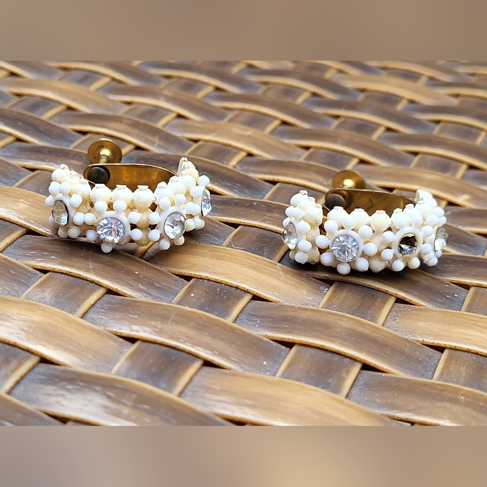 Vintage goldtone beaded hoops, 1" - Picture 2 of 11